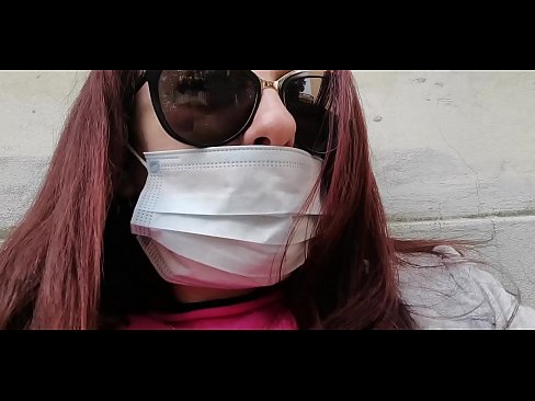 ❤️ D'Nicoletta hëlt sech op hirem Noper a pisst a senger Garage (Special Covid19 Italienesch Quarantän) ❤️ Qualitéit Porno bei eis ❤